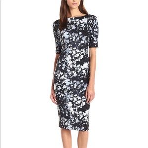 🍭Vince Camuto Short Sleeve Bustling Floral